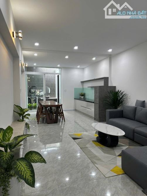 BÁN NHÀ ĐẸP TẶNG FULL NỘI THẤT HẺM RỘNG CÙ CHÍNH LAN. GIÁ: 3,55 TỶ - 8