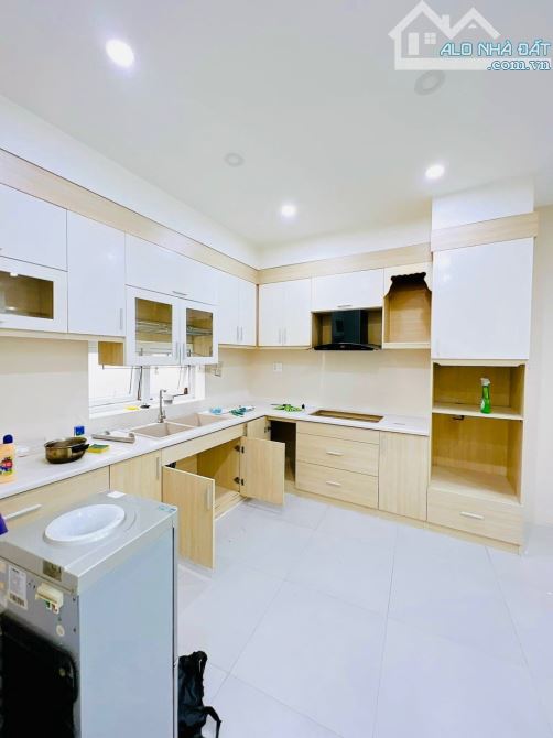 BÁN NHÀ KHU VIP MỚI ĐẸP 4 TẤM BẾN VÂN ĐỒN HẺM XE HƠI GIÁ 15 TỈ DT 4,7*12 HIẾM BÁN KHU NÀY - 8