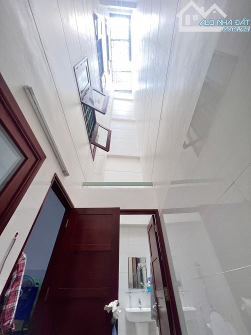 Giảm 4 TỶ BÁN GẤP nhà Hẻm xe hơi Khu Bàu Cát Đ, Phạm Phú Thứ 82m2 5❌17m 5 Tầng còn 11.2 tỷ - 9