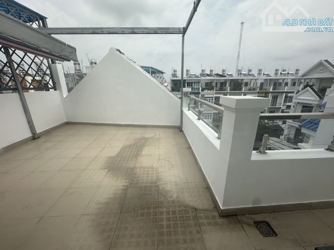 Nhà phố 3 tầng hiện đại ngang 6,5m - tặng nội thất - ô tô quay đầu - sang tên ngay - 9