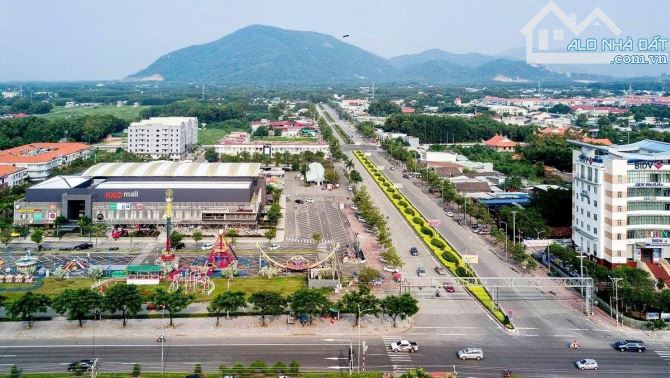 Cần bán 3 mặt tiền đường Nguyễn Trải, Trương Định Phú Mỹ Bà Rịa VT 100x37 3700m2 Full Thổ - 9