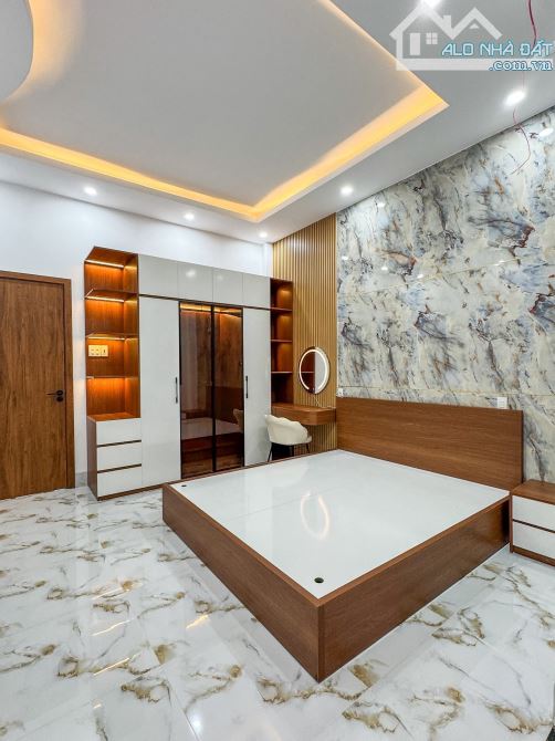 BÁN NHÀ 1 TRỆT 1 LẦU MỚI ĐẸP HẺM 311 - NGUYỄN VĂN CỪ - TP CẦN THƠ. - 9