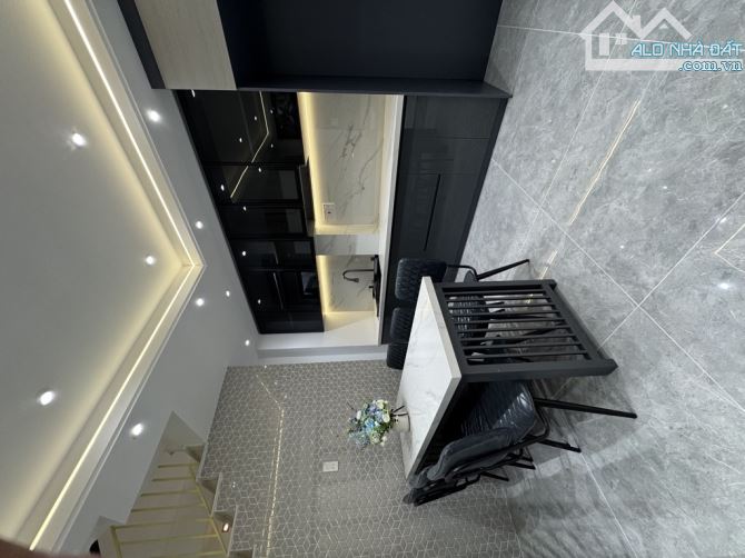 Nhà Gò Vấp 5 tầng giá 5 tỷ 24 gần chợ Hạnh Thông Tây đường Lê Văn Thọ Phường 8 ngang 4m - 9