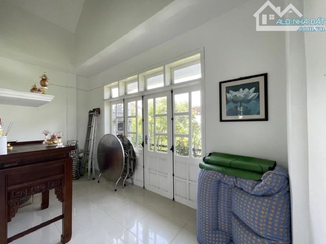 SIÊU PHẨM -  BIỆT THỰ LÔ GÓC 3 TẦNG - GARA Ô TÔ - TRUNG TÂM HẢI CHÂU - GIÁ CHỈ NHỈNH 12 TỶ - 9