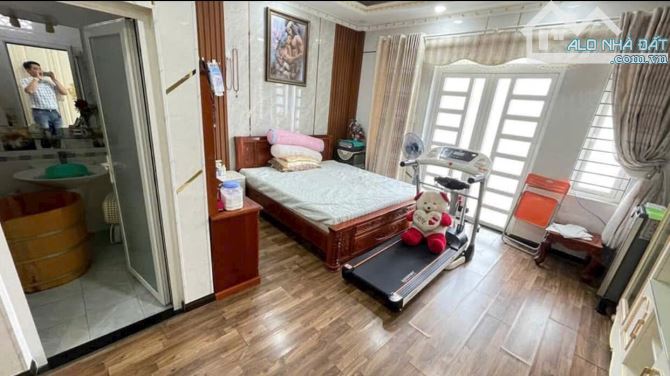 NHÀ ĐẸP 100M² x 4 TẦNG, MẶT TIỀN ĐƯỜNG, TNP.A QUẬN 9 gần LÊ VĂN VIỆT - 9
