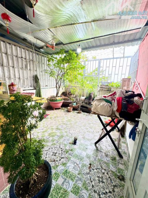 Bán nhà hẻm xe hơi Đào Tông Nguyên, NB, DT 3,5x8m, 3 lầu. Giá 2,36 tỷ - 9