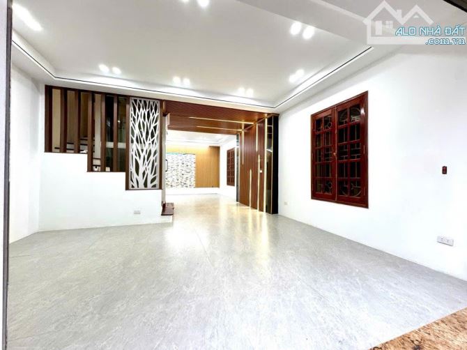 BÁN NHÀ XUÂN ĐỈNH 70m MT 6,5m SIÊU RỘNG  6 TẦNG THANG MÁY Ô TÔ NGỦ TRONG NHÀ  22,5 TỶ - 9