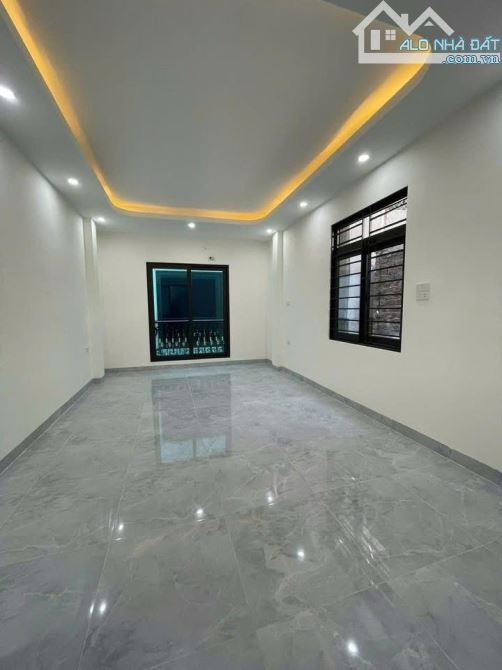 10M Ra phố Ngô Quyền ô tô đỗ dừng ngày đêm 30m 5T full nội thất chỉ 8,2 tỷ