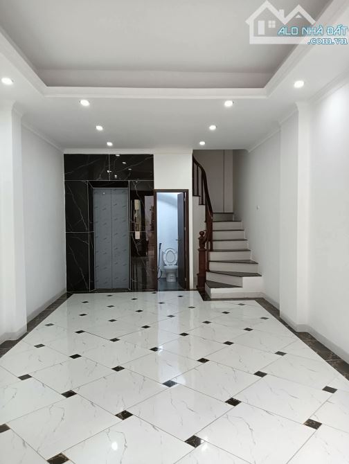 BÁN  NHÀ 5 TẦNG X 105M  MẶT NGÕ Ô TÔ, THANG MÁY TẠI NGỌC HỒI ,THANH TRÌ GIÁ CHỈ 10,4 tỷ
