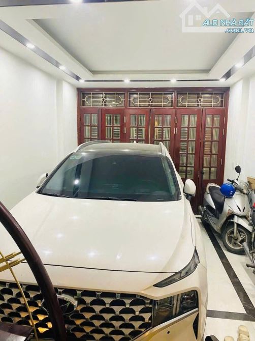 NHÀ ĐẸP PHÂN LÔ KHUẤT DUY TIẾN - GARA Ô TÔ, 55M X5T, MT4M - GIÁ HƠN 17 TỶ