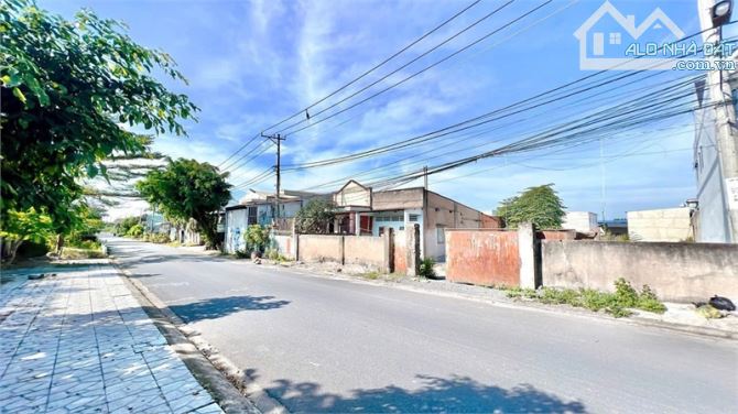 D305 bán đất vị trí đẹp , mặt tiền lớn đường rộng, khu dân cư đông đúc thích hợp đầu tư