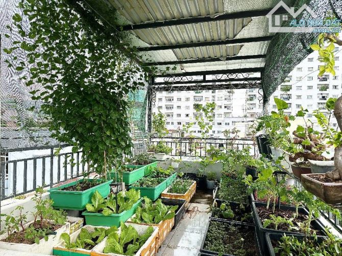 BÁN NHÀ 4 TẦNG HẺM RỘNG 5M. GẦN 60M2👉 VÀI BƯỚC RA MT NGUYỄN TRÃI, QUẬN 1. CHỈ 19,8 Tỷ