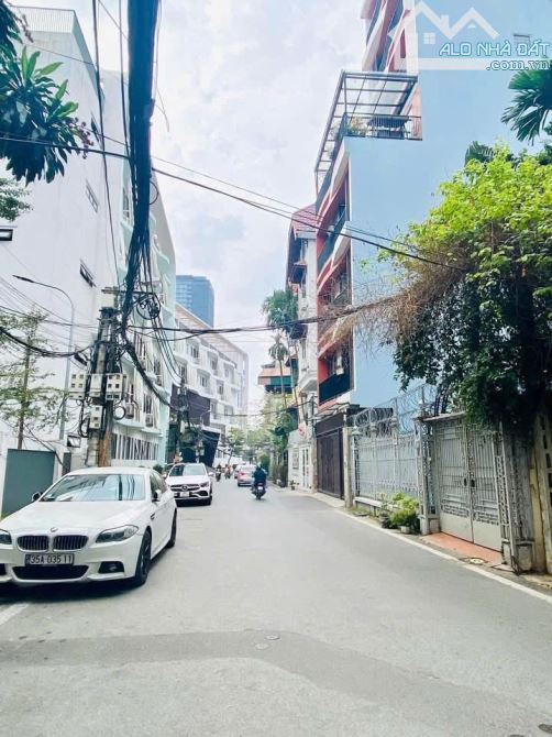 Bán Nhà Dương Quảng Hàm Cầu Giấy 2 Mặt Ngõ Ô Tô Vào Nhà 48,5m 5 tầng 11.95 tỷ