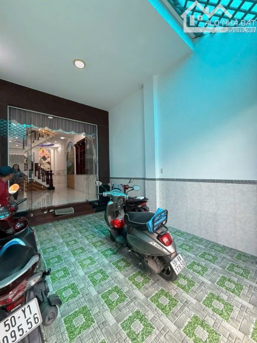 BÁN NHÀ MẶT TIỀN NGÃ 3 ĐÔNG QUAN - HIỆP THÀNH - Q12 - ĐƯỜNG 10m - GIÁ 8ty950