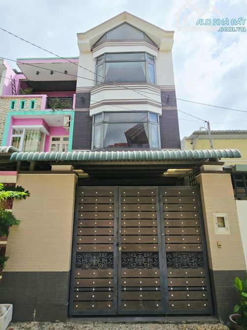 BÁN NHÀ PHỐ 105M2,4 TẦNG HOÀN CÔNG ĐỦ ,FULL NỘI THẤT, Ô TÔ VÀO NHÀ ,CÁT LÁI THỦ ĐỨC