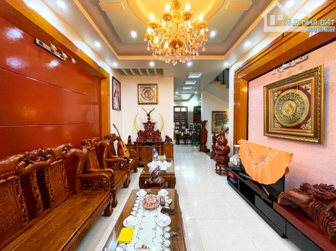 Biệt thự mini 4 tầng thang máy Lê Hồng Phong - 119m2 ngang 7m - Đông Nam