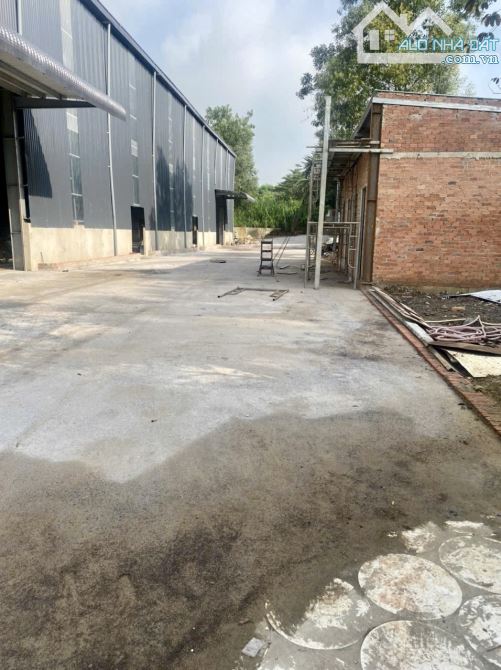 XT485 xưởng sản xuất khung thép tiền chế. Sẵn xưởng cho thuê giao liền
