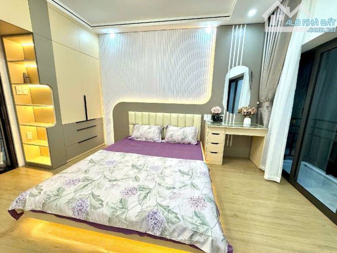 Đường Láng dt 45 m, 4 tầng, 3 ngủ khép kín, vuông vắn, ngõ 3,5 m, 20 m ra mặt phố Láng,