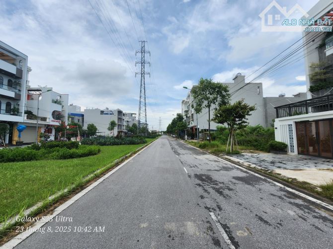 BÁN ĐẤT MẶT ĐƯỜNG XUÂN THỦY KHU BÃI VIÊN
