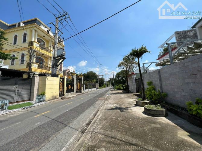 Bán nhà MT Tân Hiệp 44 Hóc Môn 18x50m đúc 1 lầu giá 25 tỷ TL (gần Lê Lợi - Song Hành)