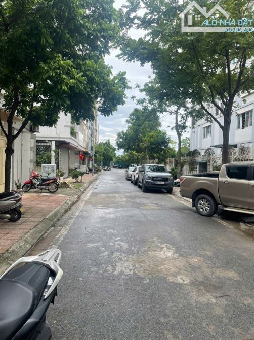 BÁN LÔ ĐẤT 45M TÁI ĐỊNH CƯ THẠCH BÀN LONG BIÊN, VỈA HÈ , Ô TÔ TRÁNH CHỈ 13,5 TỎI