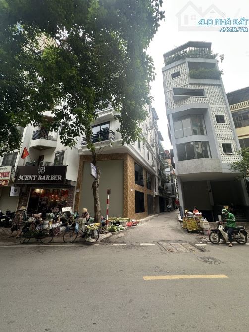 Hiếm có MP Vương Thừa Vũ 75m² 8 tầng lô góc vỉa hè rộng toà văn phòng 52.5 tỷ