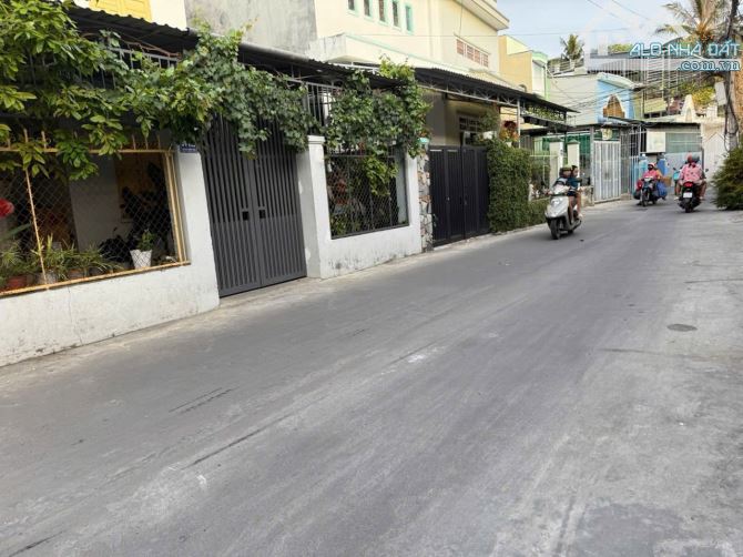 Cần bán 2 Lô Đất Hẻm Lương Định Của , phường Ngọc Hiệp , Nha Trang giá 1 tỷ 400