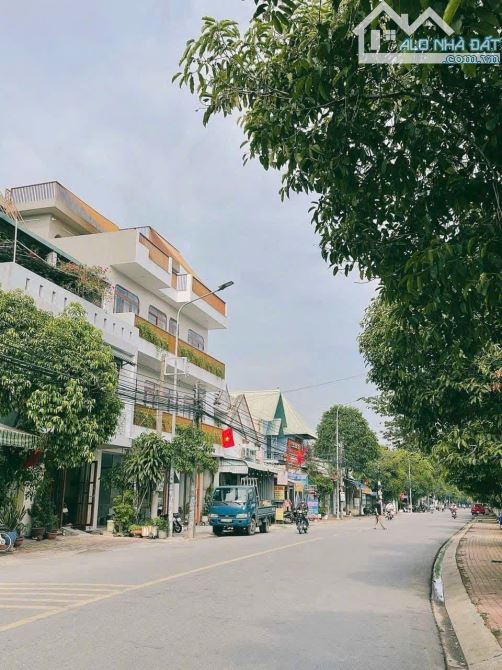 Mặt Tiền Ngang 12m Mặt Tiền đường Nguyễn thái học Dĩ An. Giá chỉ 12 đồng
