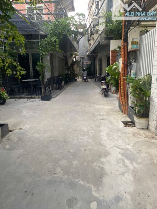 Giảm sâu gần 4 tỷ.Nhà 195 m2 kiệt Lê Duẩn gần đường chính nhỉnh 8 tỷ.