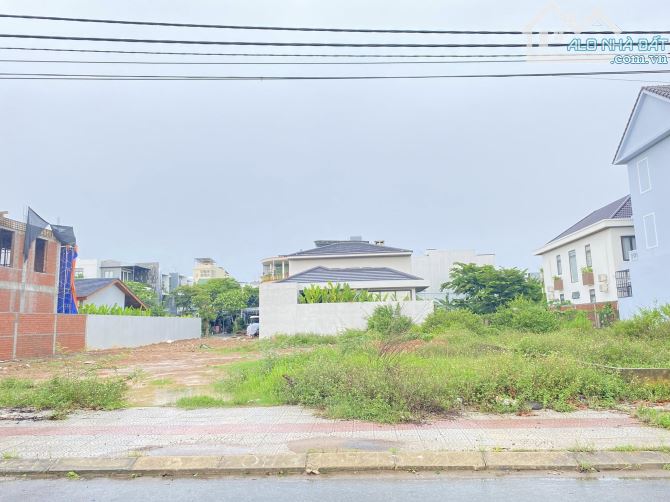 Bán cặp đất đường Nguyễn Hiến Lê ( tây bắc , 200 m2 ) - Hoà Xuân , Đà Nẵng .