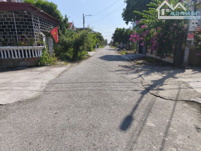 Bán lô góc 180m2 ngang 9m cực đẹp Tân Thành,Dương Kinh mặt đường  nhựa rộng 10m.