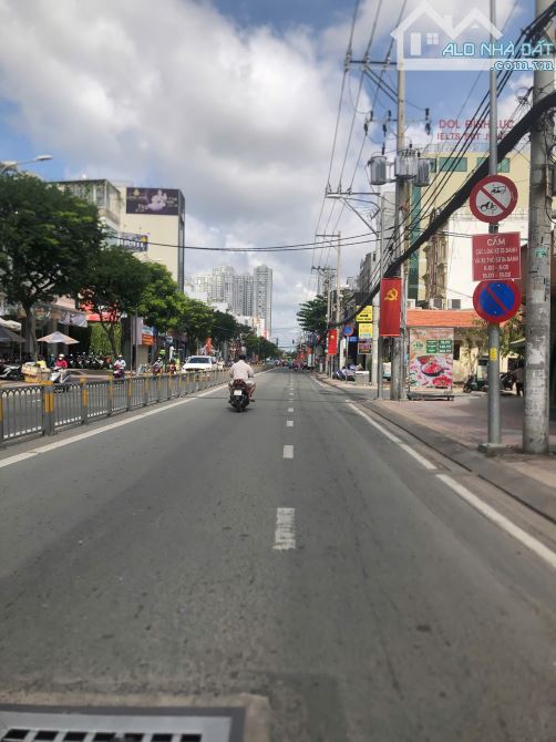 Bán nhà 4 tầng, Đường số 47, Quận 7. DT 60m2, full nội thất. Chỉ 11tỷ