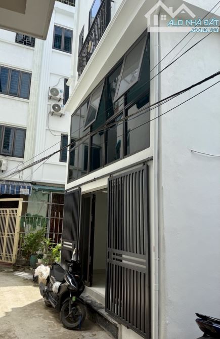 TÂY MỖ - LÔ GÓC - 3 MẶT THOÁNG - 6 TẦNG - FULL NỘI THẤT - NHỈNH 5TỶ