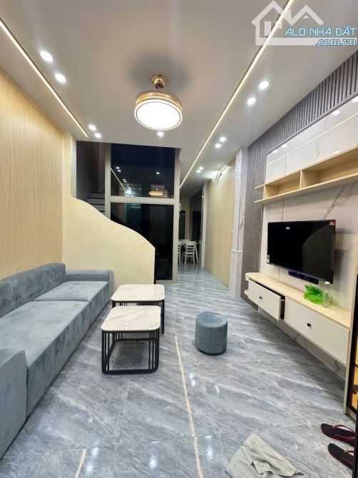 BÁN GÂP NHÀ LÔ GÓC, Ô TÔ TRÁNH, phố Tô Hiệu , Hà Đông, 46m 5 tầng nhỉnh 8 đồng, CÓ TL.