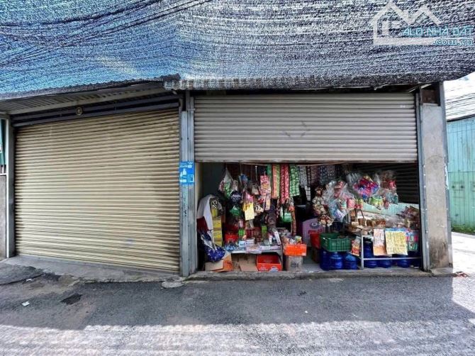 BÁN NHÀ CẤP 4 HAI MT KHU DÂN CƯ, GẦN TRUNG  TÂM Y TẾ DĨ AN, GIÁ 2.6 TỈ, DT  101M2