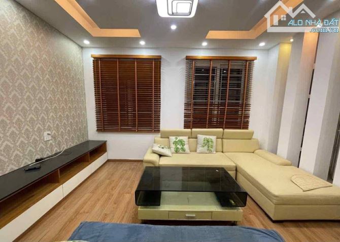 Nguyễn Phúc Lai, 74m, 4ngủ, Ô tô, Kinh doanh, Sát phố, Mặt tiền to, Sổ vuông, GPXD 9 tầng