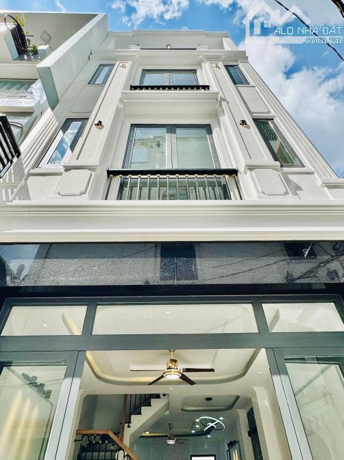 HXH NGAY PHÒNG CÔNG CHỨNG SỐ 5 GV 54M2 4TẦNG 4p! Nhỉnh 8ty