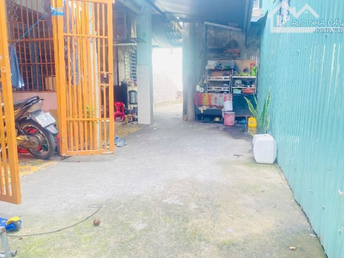 🔥Bán Đất tặng Nhà– Đất Vuông –Nguyễn Hoàng – Giá 2.x Tỷ - Gần 70m2 MT ~5m – Dễ Đầu Tư & Ở