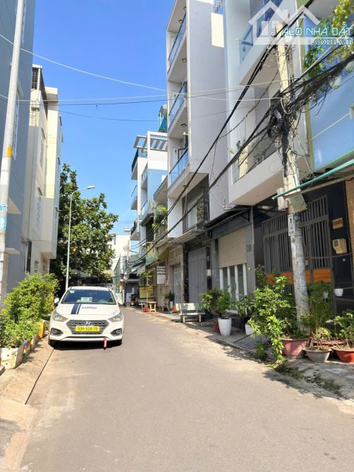 BÁN NHÀ 2 MẶT TIỀN TRƯỚC SAU KHÔNG BỊ LỘ GIỚI KHU BÔNG SAO P. BÌNH ĐÔNG ( P5 Q8 cũ )