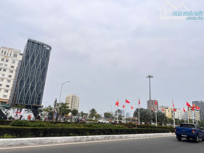 Bán lô đất ngang 10m Mỹ Khê 8 ngay cạnh trung tâm tài chính Quốc Tế , kề góc siêu hiếm