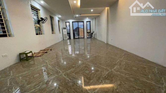 Phân lô Quan Nhân 80m2* 3 ô tô tránh, Lô góc sát mặt phố kinh doanh sầm uất, dân trí cao.