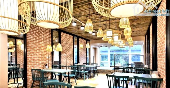 Độc nhất mặt phố Hoàng Cầu, vỉa hè, kinh doanh, 6T thông sàn thang máy, 61m2, cho thuê 60t