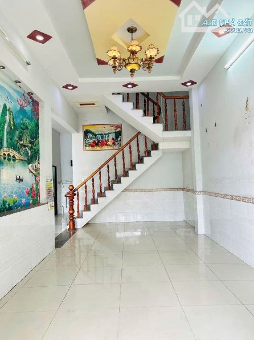 Nhỉnh 4 tỷ nhà 7x13m mặt tiền Thới Tam Thôn, Hóc Môn