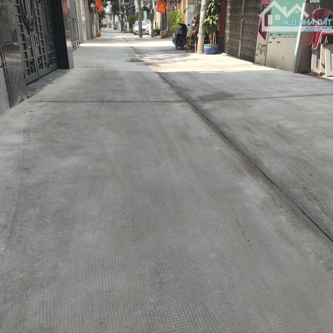 BÁN NHÀ MẶT TIỀN HẺM KẾ QUẬN 7 - HẺM TO – NHÀ TO - NHỈNH 8.X TỶ