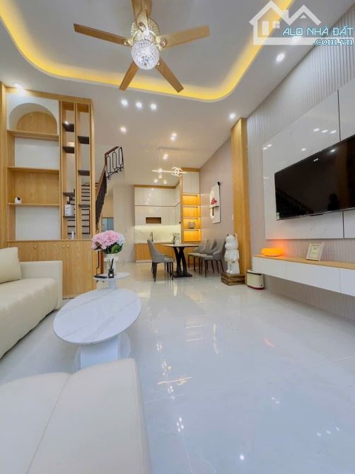 🏡 SIÊU PHẨM NHÀ 2 TẦNG KIỆT 5M – TÔN ĐỨC THẮNG – DT 83M² – GIÁ CHỈ 4.96 TỶ  📌 Mô tả chi