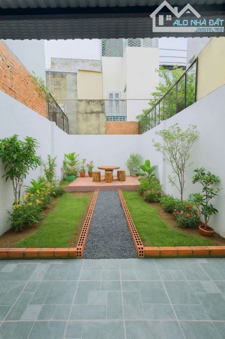 Nhỉnh 5 Tỷ, Nhà dài 32m có mảnh vườn nhỏ trồng rau nuôi gà,HXH 1/ Nguyễn Thị Búp,3 TẦNG