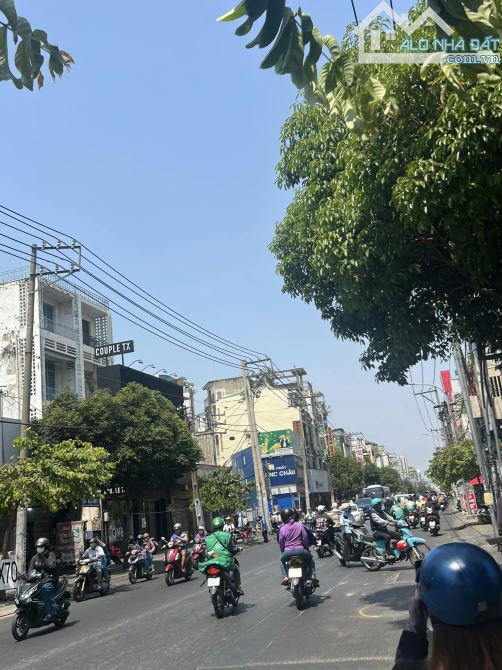Đường 8M khu phân lô, Hẻm 158 Hoàng Hoa Thám, Ngay Khu Sân Bay,  65 m2 x 3 tầng,