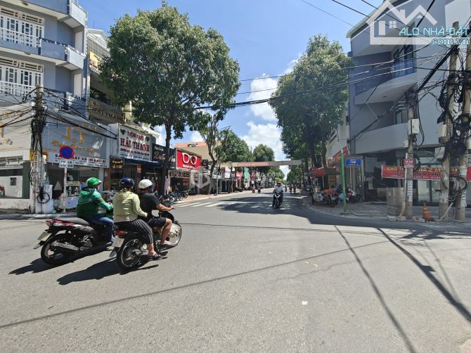 BÁN CĂN GÓC 2 MẶT TIỀN_ĐANG CHO THUÊ 15TR/THÁNG_NGUYỄN VĂN TRỖI_PHƯỜNG 4_VŨNG TÀU