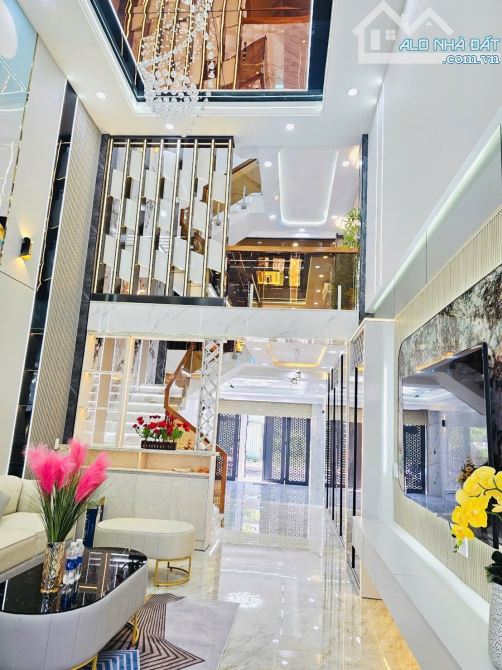 Bán Nhà Tân Chánh Hiệp Q12- 96M2( 4 x24 )-2 Tầng-HXH Quay Đầu- Chỉ 7,9 Tỷ.
