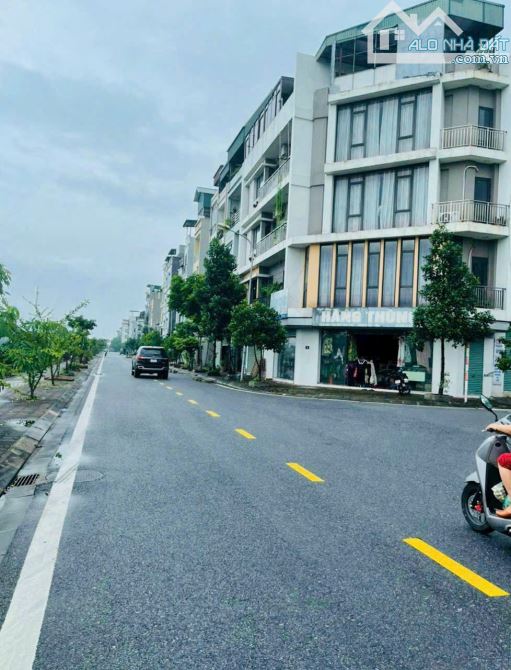 Mảnh đất đẹp Tái định cư, Giang Biên, Long Biên, DT: 56m2, giá: 13.2 tỷ